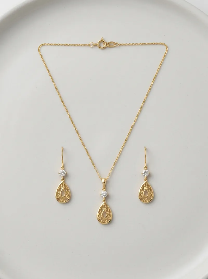 Jewelry product photo before virtual try-on